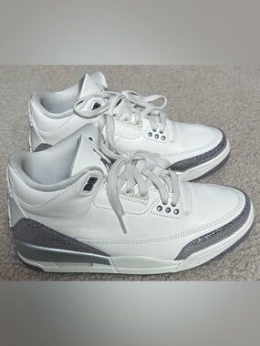 Jordan Retro 3 Sail and Gray Women’s Size 7.5